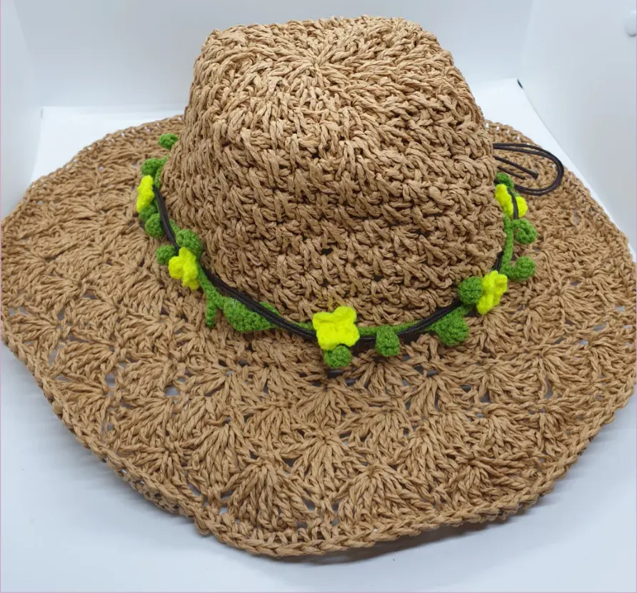 Sombrero de paja de ala ancha con coloridas flores de ganchillo, buena protección solar, adecuado para picnic/viajes/uso doméstico