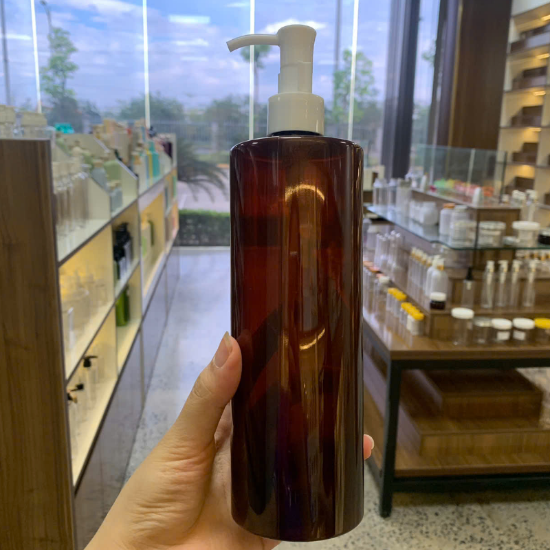 สีน้ำตาล