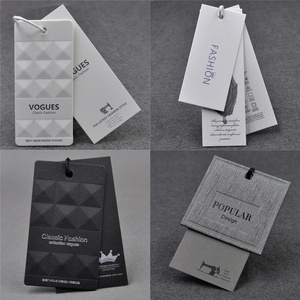Etiquetas colgantes en relieve de lujo ecológicas personalizadas, diseño de cuerda de cartón negro, etiquetas de columpio para ropa de papel para etiquetas de ropa - Product Image 3