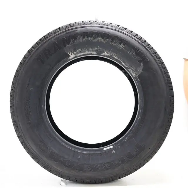 Fornitore di rottami di rottami di gomma riciclata per rifiuti di pneumatici pneumatici e ruote per autocarri usati