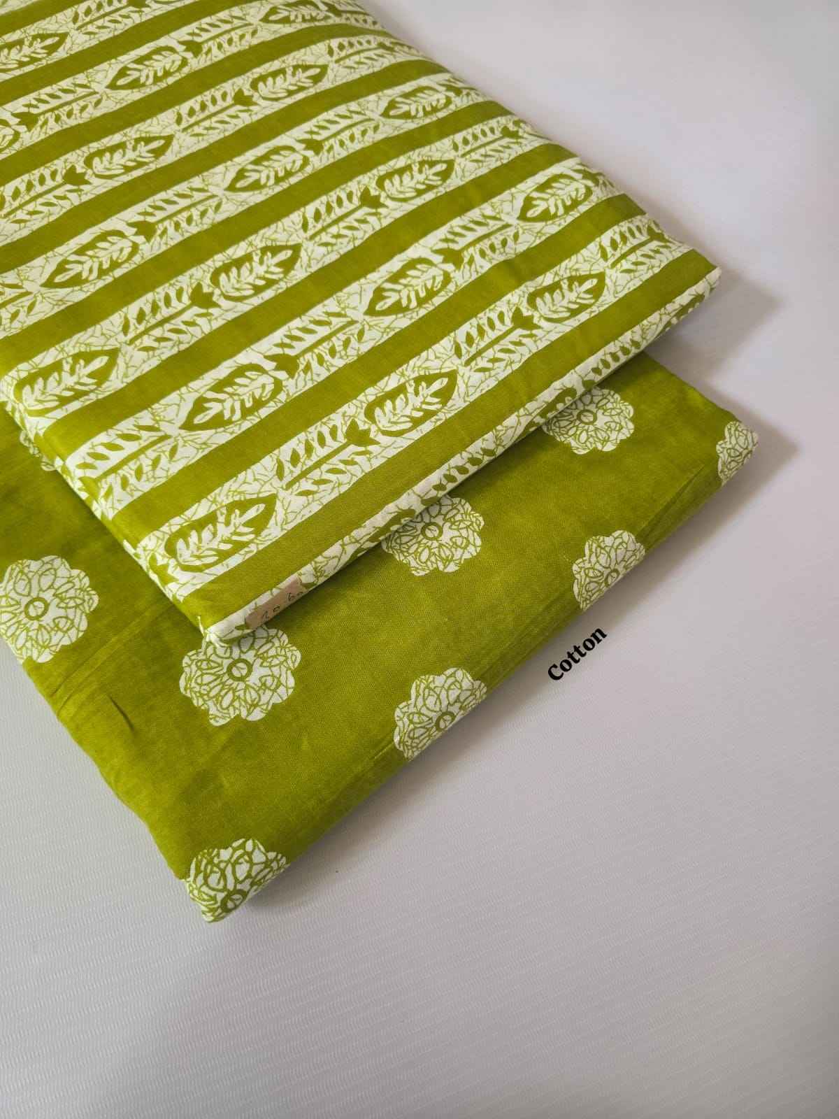 สีเขียว