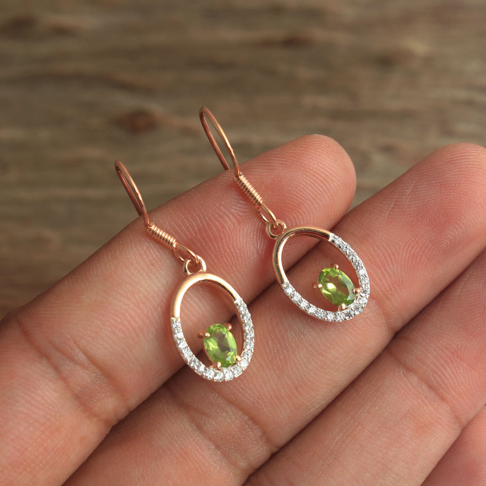 สีเขียว