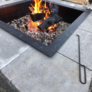 安全でクリーンな燃焼体験のための安定したベースとヒートシールド付き大容量屋外ファイヤーリング - Product Image 2