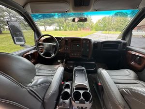 ドアからドアへの配達のための2024 GMC TOPKICK C4500ピックアップ - Product Image 2