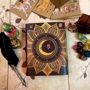 天体太阳和月亮皮革日记8x6空白法术书阴影卷边纸200两面魔咒日记