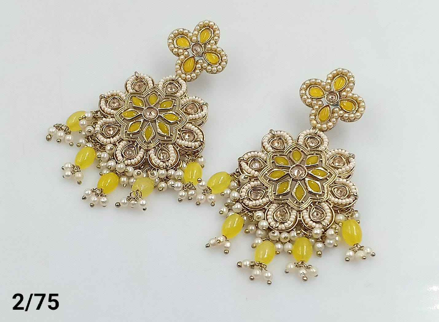 สีเหลือง