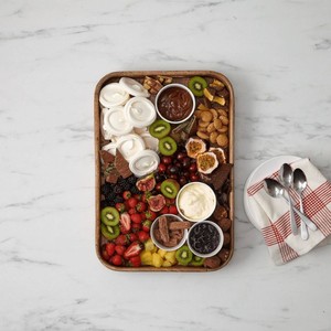 Salisbury ve Co Grove dikdörtgen Mango ahşap servis tepsisi 50x35cm görüntüde gösterilmiştir. Dikdörtgen bir tepsi - Product Image 4