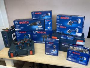 准备发货-新的BosChs_20V 6.0-Ah Li离子无绳15件组合套件工具