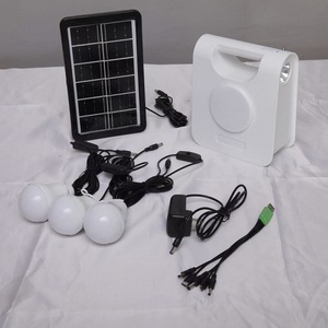 Mini sistema de energía solar portátil fuera de la red con controlador PWM Batería de iones de litio e iluminación para uso doméstico - Product Image 2