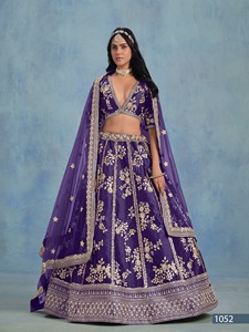 エレガントなジョーゼットアートシルク刺繍入りLehenga <span class=keywords><strong>Choli</strong></span>ザリをフィーチャーした結婚式のゲストのための完璧なお祝いの伝統的な服装
