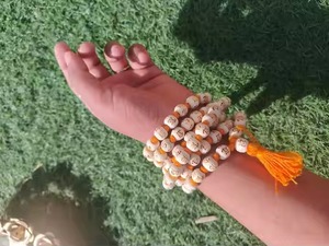 Puja <span class=keywords><strong>Yoga</strong></span> ve manevi hediye için püskül meditasyon tespihler ile el yapımı Hindu <span class=keywords><strong>Mantra</strong></span> boncuk Mala