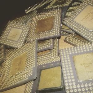 DESPIECE DE PROCESADOR DE CERÁMICA DE CPU DE RECUPERACIÓN DE ORO DE ALTO RENDIMIENTO ASEQUIBLE/Chatarra de CPU de cerámica/COMPUTADORAS PENTIUM PRO CHATARRA - Product Image 2