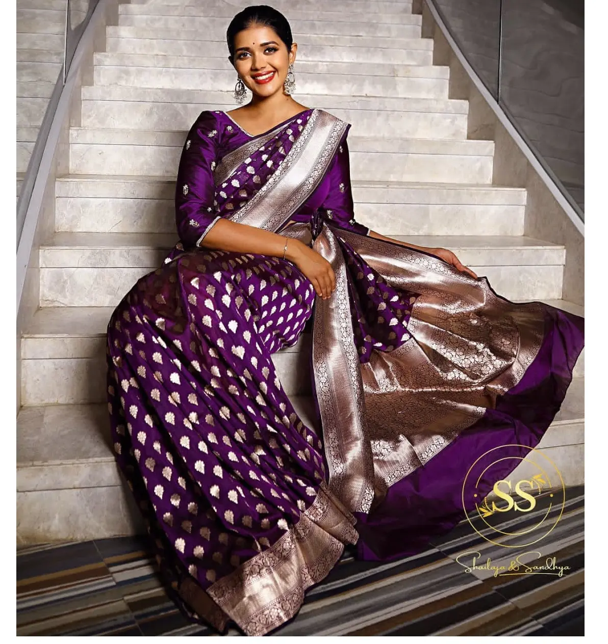 Nuovo sari di seta alla moda di banarsi di usura del partito con le donne indiane del pezzo della camicetta indossano sari surat all'ingrosso poco costoso di prezzi bassi