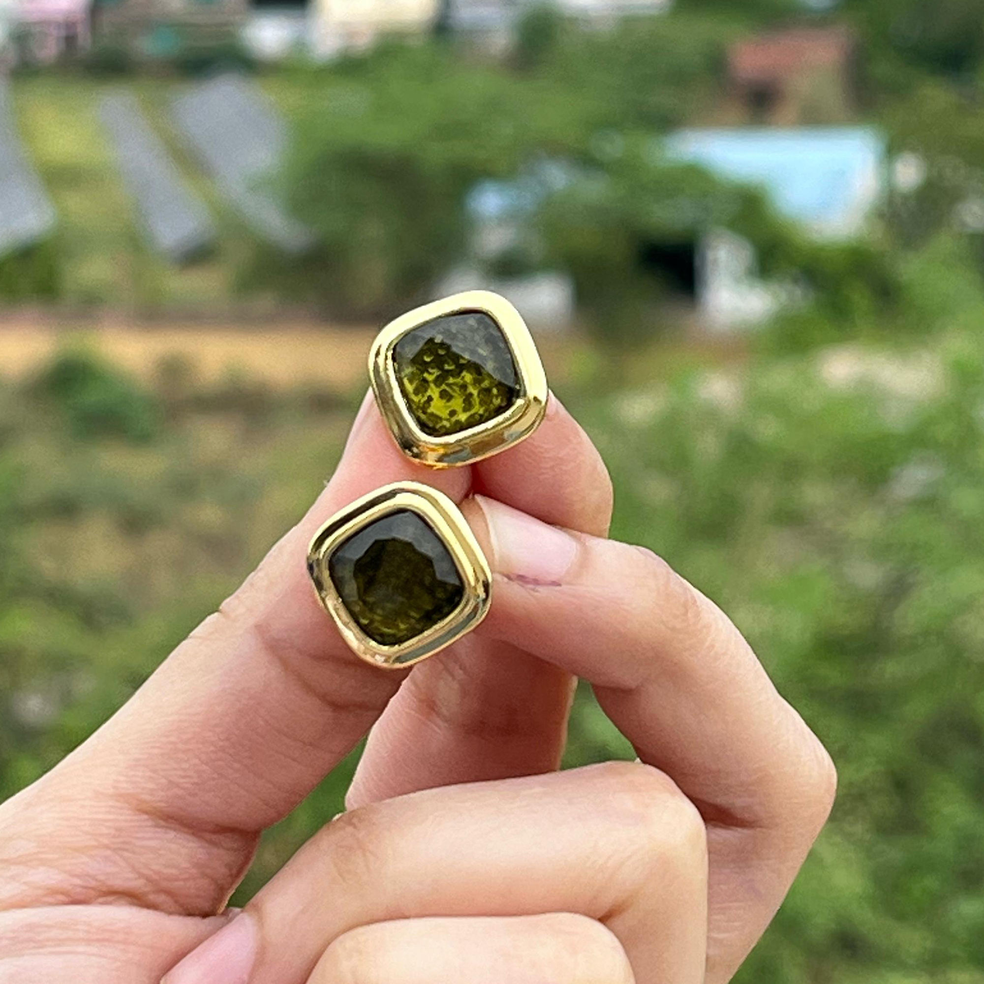 สีเขียว