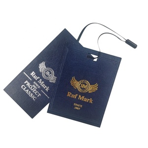 Etiquetas colgantes recicladas de nuevo diseño engrosadas a la moda personalizadas etiquetas colgantes en relieve Cadena de regalo especial etiquetas colgantes de Pvc para ropa logotipo propio - Product Image 4