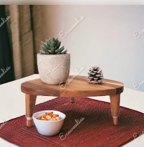 2024古董茶几圆形木制小装饰边桌美丽的植物桌或陶瓷艺术品展示