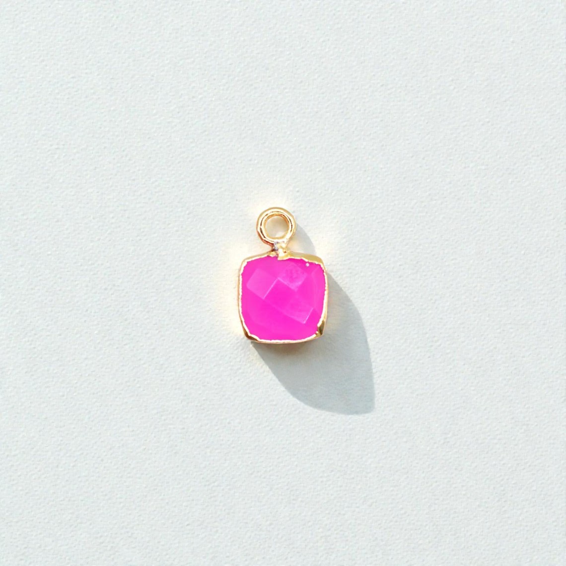 คาลซิโดนีสีชมพูสด
