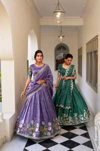 クラシックなゴールド刺繍作品Lehenga Choli Dupattaとブラウスのプリンテッドスタイル - Product Image 2