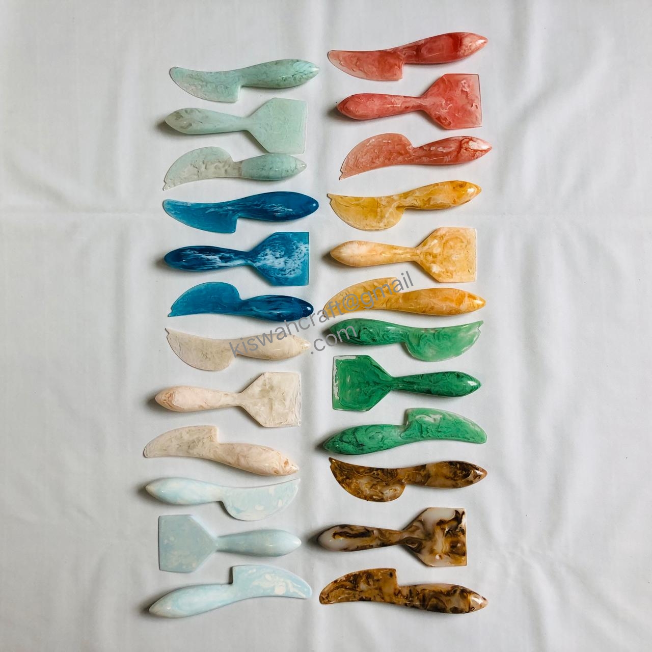 สีขาว