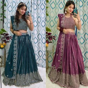 Bollywood tarzı Lehenga Choli nakış 9mm Sequnce çalışma Lehenga Choli düğün kıyafeti toptan fiyata