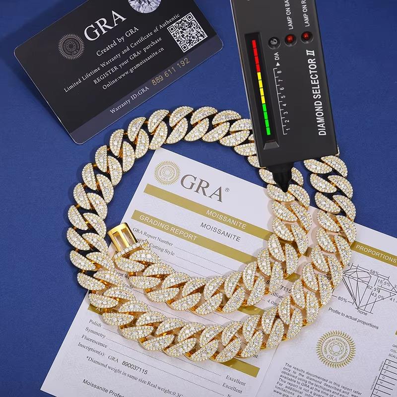 สีเหลืองทอง