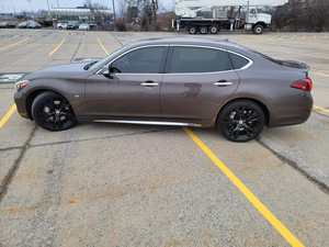 Neatly <strong>Used</strong> 2018 I.n f.i ni ti s Q.70L 5.6-Liter V8 Rare Long-Wheelbase Model Chestnut Brown Mileage 117800 - Product Image 3