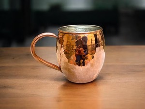 高级铜杯光滑表面强手柄防漏设计，适合莫斯科骡子威士忌啤酒冰咖啡和家庭酒吧使用