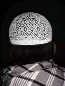 Yeni sıcak satış <span class=keywords><strong>Kufi</strong></span> Tupi müslüman şapkalar erkekler için namaz kapaklar İslami şapkalar müslüman <span class=keywords><strong>Kufi</strong></span> düz renk örgü crobangbangladeş