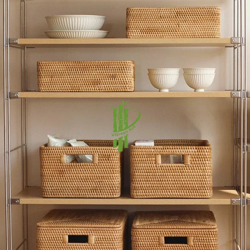 A cesta tampada retangular natural do rattan encaixota a caixa de armazenamento amigável do eco para a decoração do quarto do brinquedo