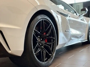 きれいに使用された車2023 C h e v-r o l e tコルベットZ06 3LZクーペRWD低マイレージサウンドエンジンとクリーンタイトル販売 - Product Image 2