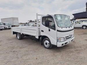 2016 toyota <span class=keywords><strong>dyna</strong></span> משאית שימוש ידני הילוכים הילוכים דיזל גז עור דלק מושבים כהה R18 סגסוגת fwd זמין מימין
