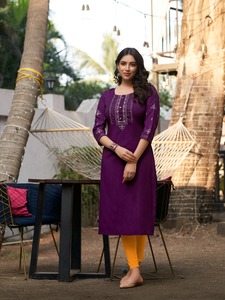 Yeni bayanlar etnik Rayon Kurtis ağır nakış ve el işi uzun elbise takım koleksiyonu