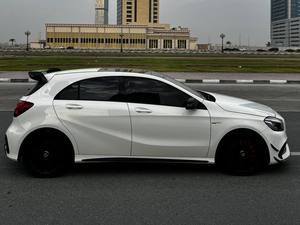 Bana RCEDES BENZ <span class=keywords><strong>A45</strong></span> <span class=keywords><strong>AMG</strong></span> 2015