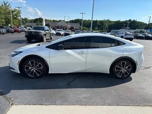新/二手2024丰田普锐斯XLE 4dr掀背车 - Product Image 3