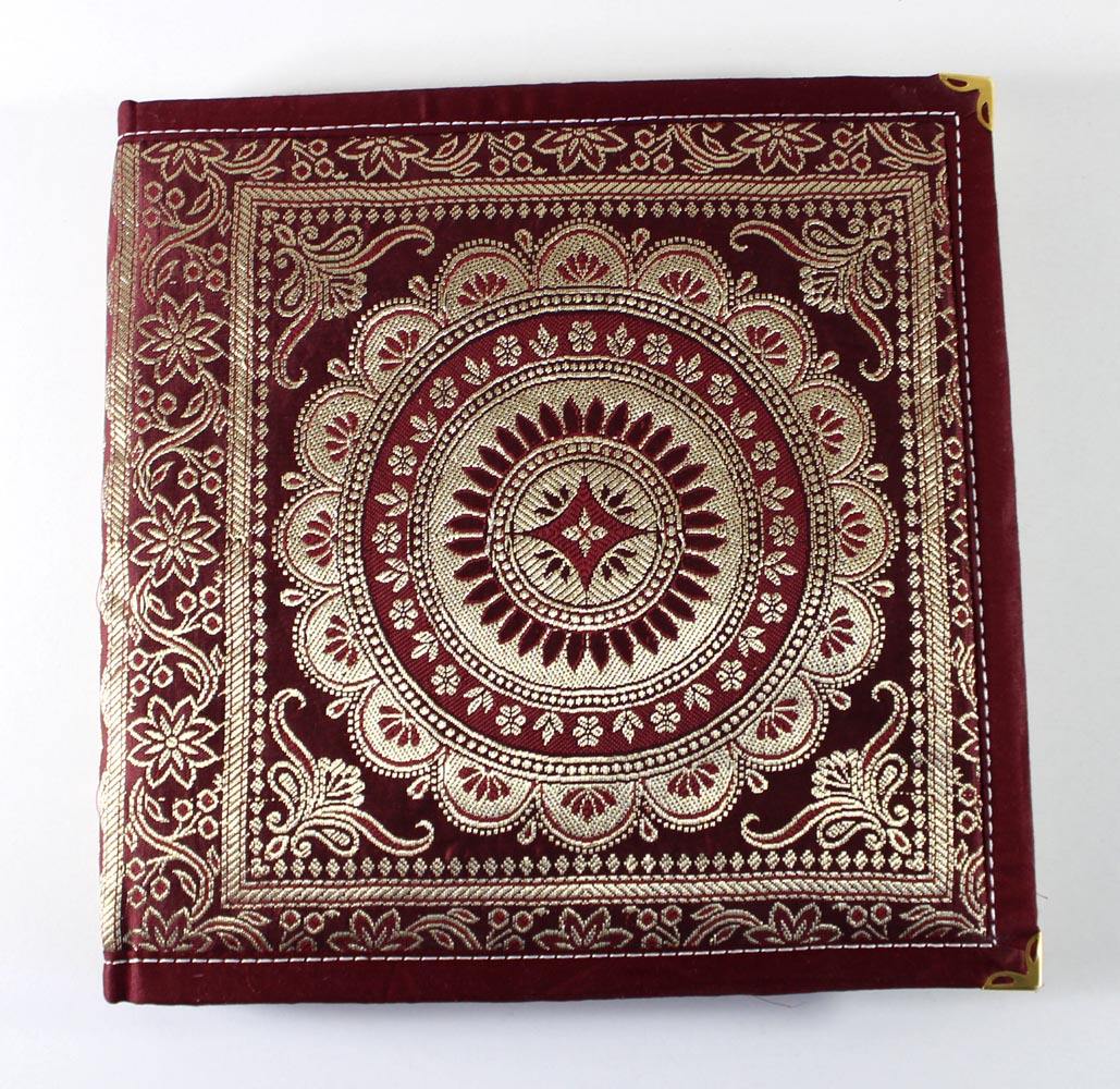 สีน้ำตาล