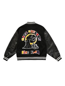 100% ウールボディとレザースリーブオレンジ & ブラックレターマンバーシティジャケット男性用カジュアル刺繍アパレル