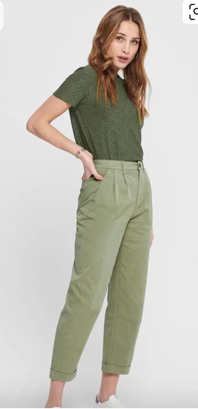 สีเขียว