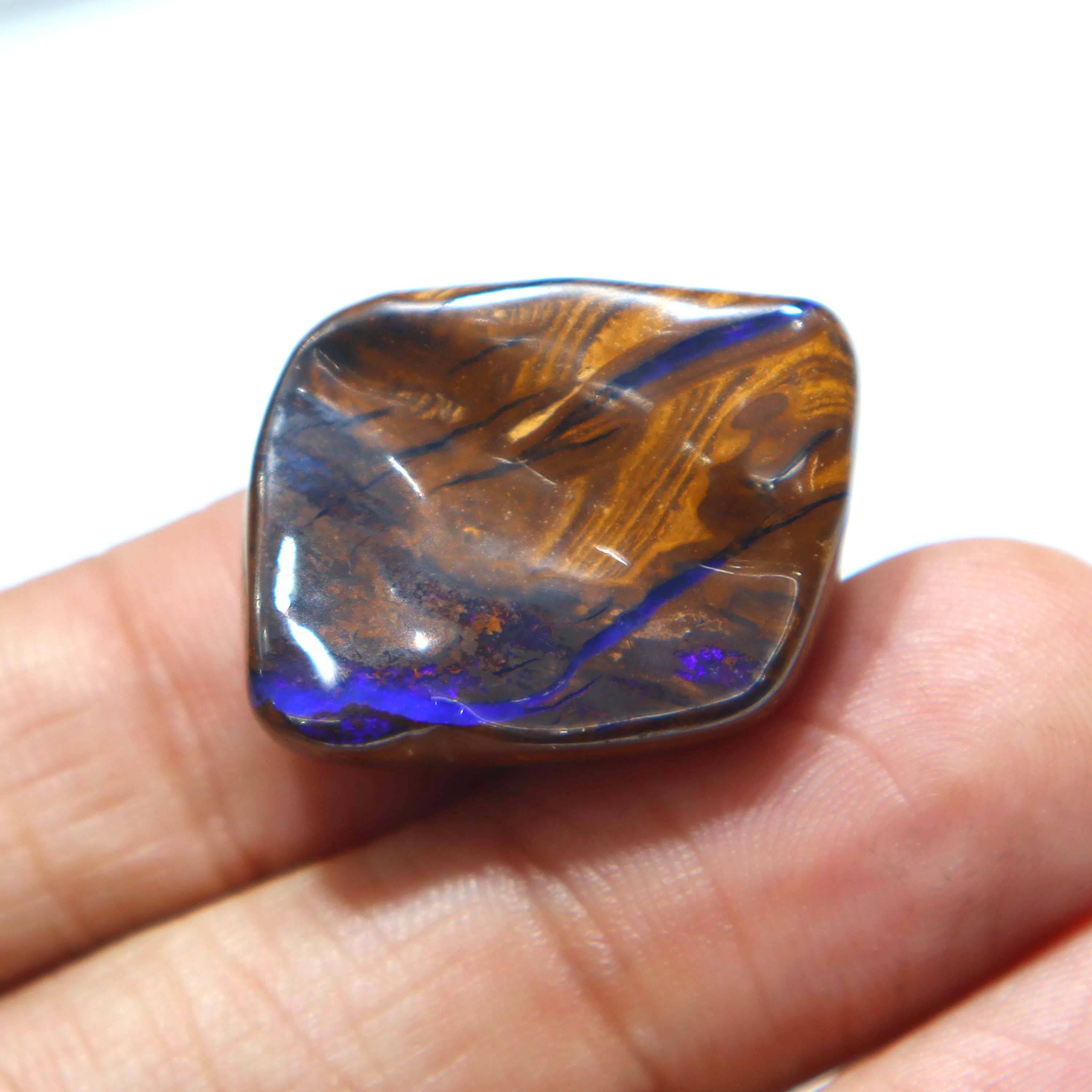 สีน้ำตาล