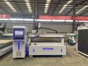 Cambiador de herramientas automático lineal de 4x8 pies, máquina para fabricar puertas de armarios para muebles de madera, línea de enrutador CNC anidado - Product Image 5