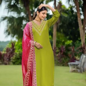 インドのクルティ最新の刺EmbroideredデザイナーRayonKurtis for Women in India by Royal export - Product Image 4