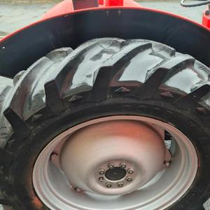 マッセイファーガソン240自動ホイールトラクター20HP-100HPロングサービス寿命2WD 4WDオプションエンジンモーターポンプギアボックス