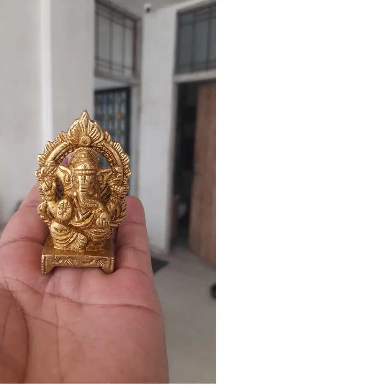 Idoles de ganesh en laiton sur mesure en taille 3 pouces idéales pour les cadeaux et les promotions adaptées aux temples de la maison