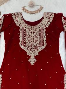 シームレスなインナーと絶妙なコーディングとシーケンスを備えたプレミアムフェイクジョーゼットのOpulent Signature Colourデザイナースーツアンサンブル - Product Image 4