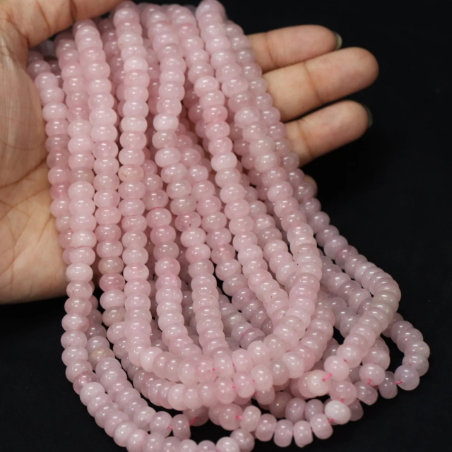 สีชมพูอ่อน