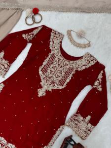 シームレスなインナーと絶妙なコーディングとシーケンスを備えたプレミアムフェイクジョーゼットのOpulent Signature Colourデザイナースーツアンサンブル - Product Image 3