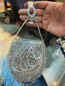 Özel yapılmış metal kabartmalı cep telefonu sapan tarzı sahipleri moda aksesuar mağazaları için taş kakma ile mevcut