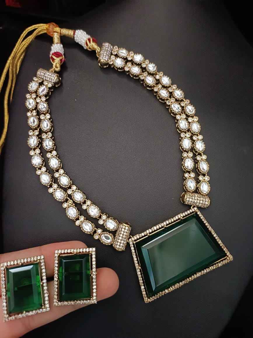 สีเขียว