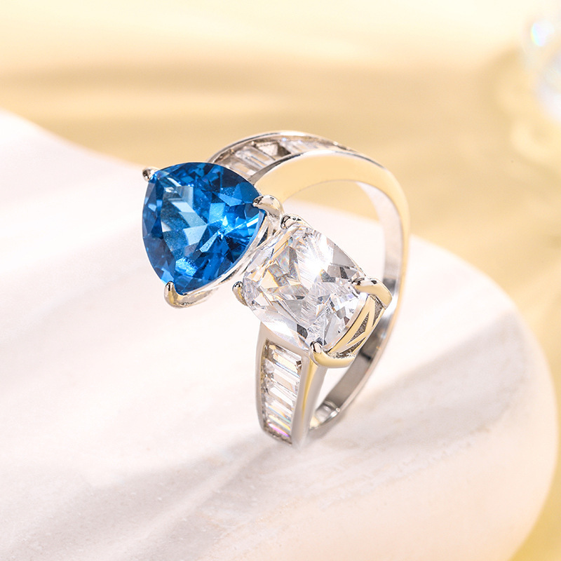 Bague bleue à cristal pointu, taille ajustable
