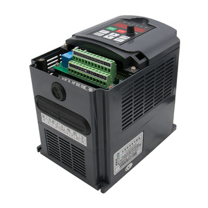 Entrada única de 220v, salida de 380v 4KW 4HP-18A Unidad de frecuencia Variable VFD inversor VSD control de velocidad para enrutador CNC