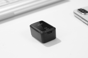 APP ใหม่ควบคุมป้องกันการโจรกรรมอุปกรณ์ระบุตำแหน่งแม่เหล็กบันทึกเสียง Gps ติดตามรถ GF09จีพีเอสติดตามมินิ